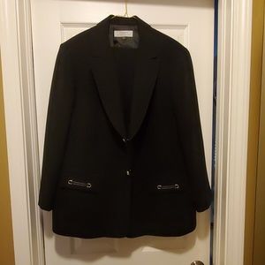 Tahari Black Crepe Pant Suit 2-piece